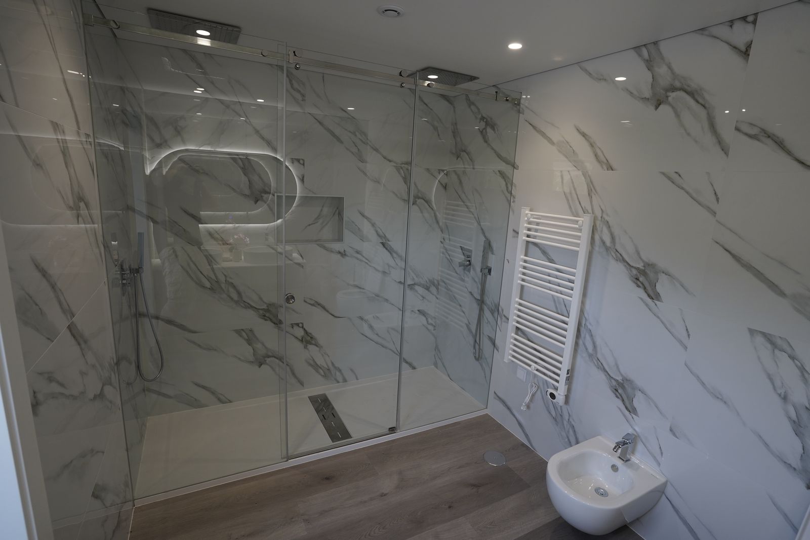 Casa de banho com duche walk-in